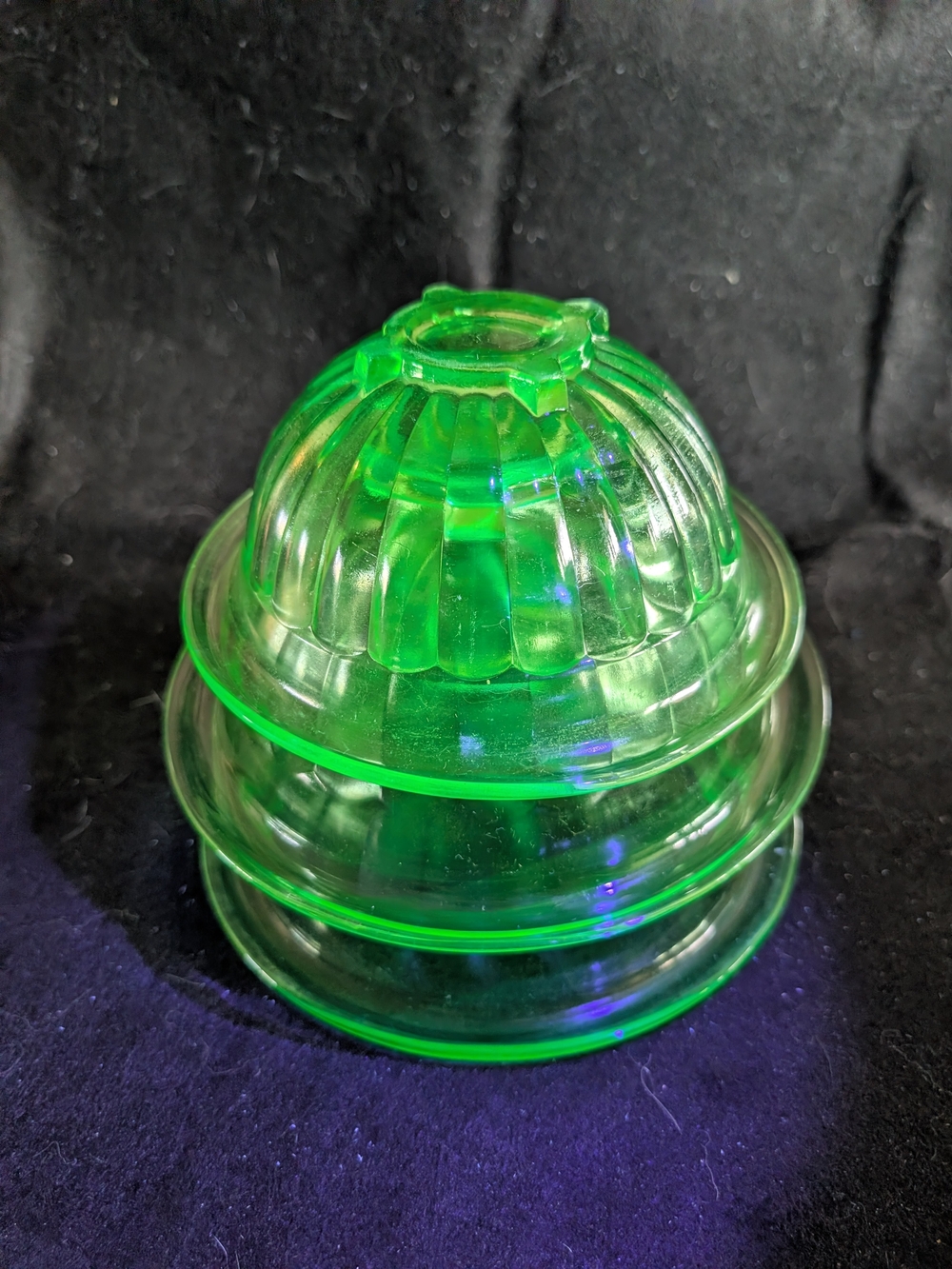 2/160$ Vintage Green uranium Glass baking mixing bowl set- Ribbed Dome Design
